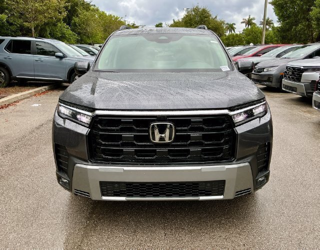 New 2026 Honda Pilot Touring image 3