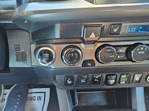Used 2019 Toyota Tacoma TRD Off-Road AWD/4WD image 41