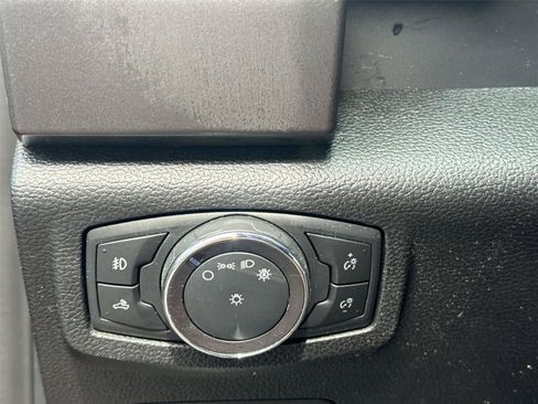 Used 2019 Ford F150 XLT w/ Equipment Group 302A Luxury AWD/4WD image 23