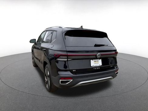 Used 2025 Volkswagen Taos SE AWD/4WD image 11