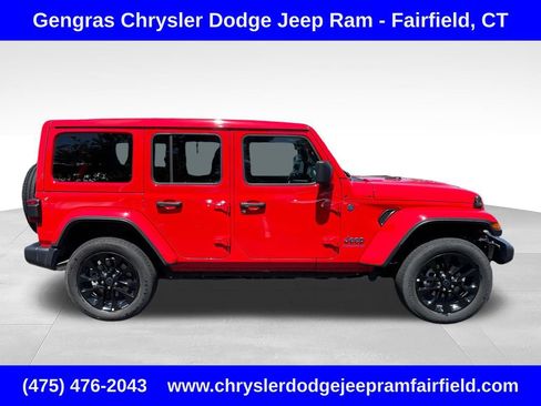 Certified 2025 Jeep Wrangler Unlimited Sahara w/ Safety Group AWD/4WD image 8