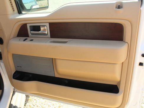 Used 2013 Ford F150 King Ranch w/ King Ranch Luxury Pkg image 34