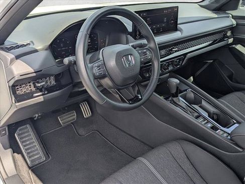 Used 2025 Honda Accord Sport image 10