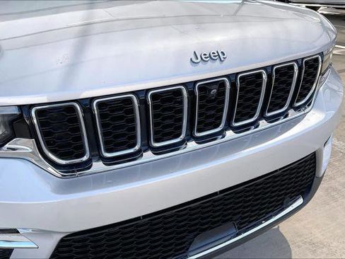 Used 2022 Jeep Grand Cherokee Limited 4xe w/ Luxury Tech Group II AWD/4WD image 30