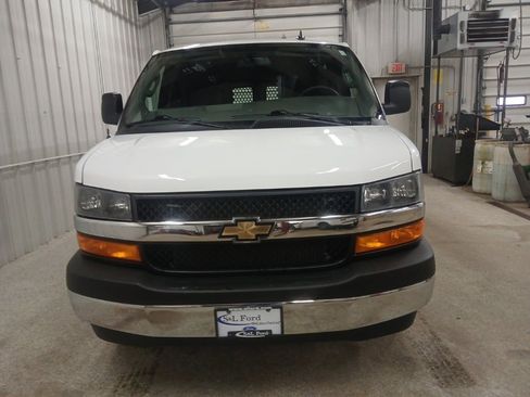 Used 2024 Chevrolet Express 2500 w/ Driver Convenience Package image 6