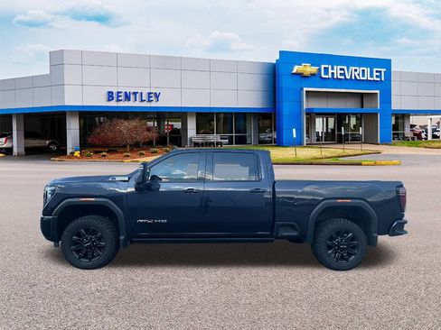 Used 2024 GMC Sierra 2500 AT4 w/ AT4 Premium Plus Package image 2