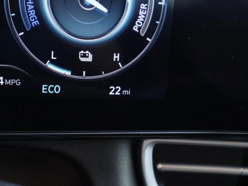 New 2025 Hyundai Elantra Limited image 31