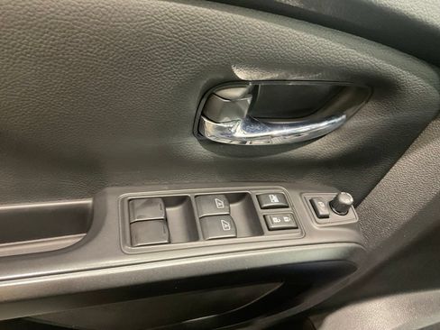 Used 2023 Nissan Titan PRO-4X w/ Pro-4x Convenience Package AWD/4WD image 7