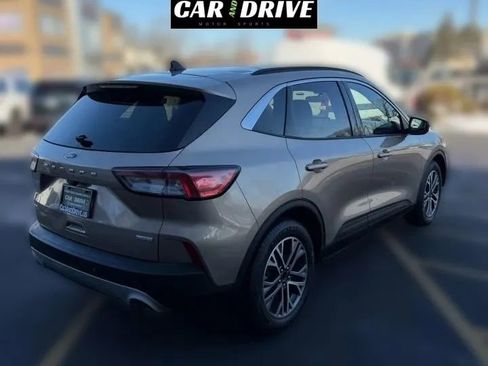 Used 2020 Ford Escape SEL image 5