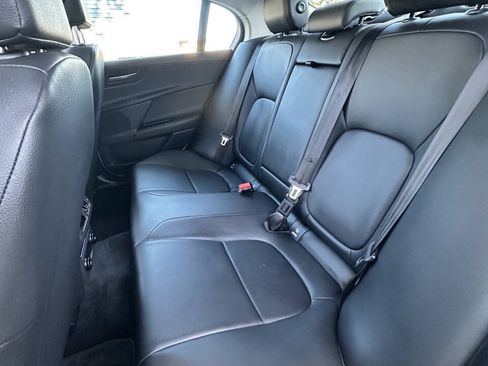 Used 2017 Jaguar XE Premium RWD image 9