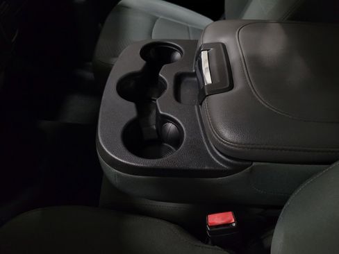 Used 2018 RAM 1500 Express AWD/4WD image 26