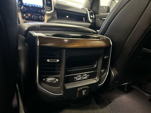 Used 2022 RAM 1500 Laramie AWD/4WD image 30