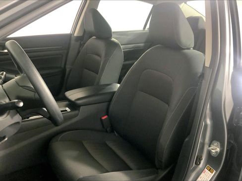 Used 2025 Nissan Altima 2.5 SV FWD image 22