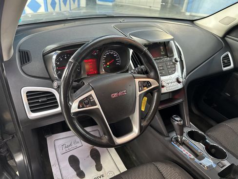Used 2017 GMC Terrain SLE image 18