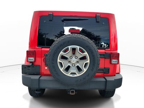 Used 2014 Jeep Wrangler Unlimited Rubicon w/ Connectivity Group AWD/4WD image 5