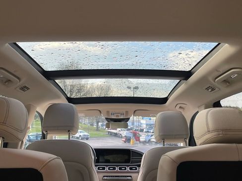 Used 2022 Mercedes-Benz GLS 450 4MATIC image 24