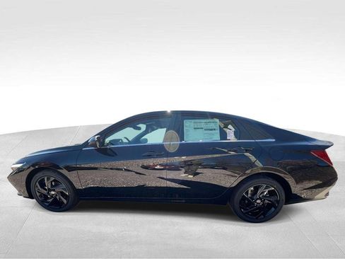New 2026 Hyundai Elantra SEL Sport Premium FWD image 5