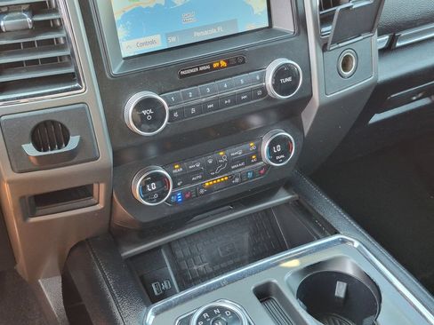 Used 2021 Ford Expedition XLT RWD image 18
