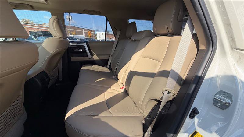 Used 2016 Toyota 4Runner Limited AWD/4WD image 47