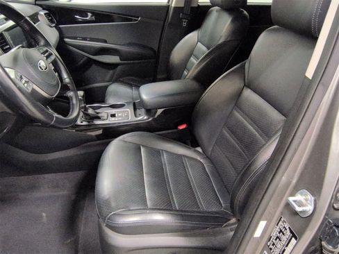 Used 2019 Kia Sorento EX image 17