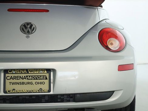 Used 2009 Volkswagen Beetle Blush image 9