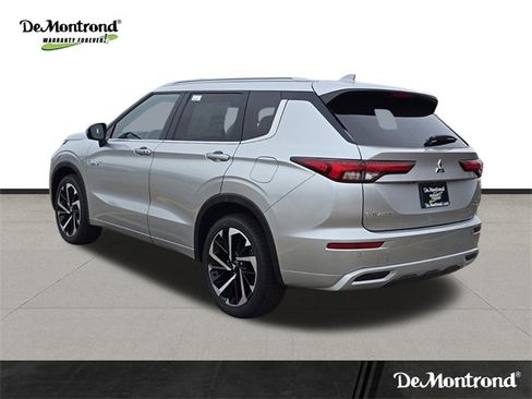 New 2025 Mitsubishi Outlander SEL image 3