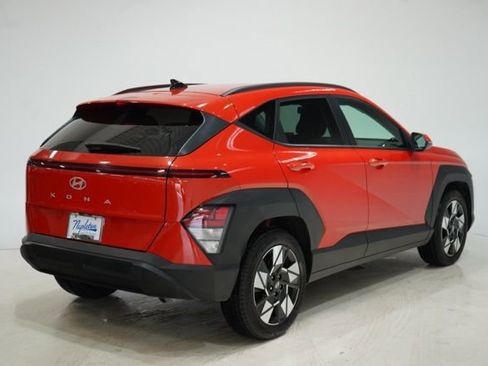 Used 2025 Hyundai Kona SEL FWD image 8