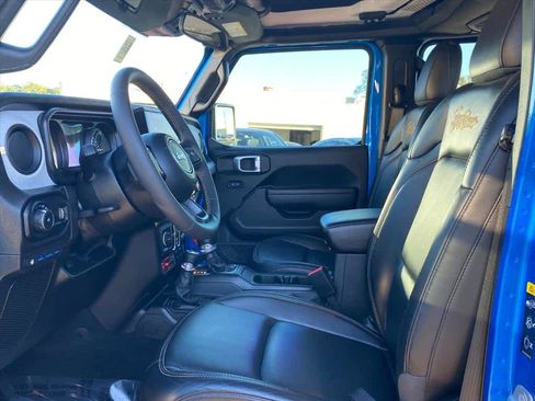 Used 2024 Jeep Wrangler Unlimited image 13