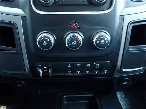 Used 2018 RAM 2500 Tradesman w/ Chrome Appearance Group AWD/4WD image 16