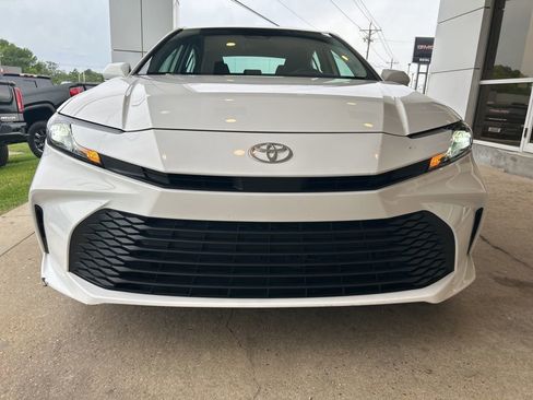 Used 2025 Toyota Camry LE FWD image 3
