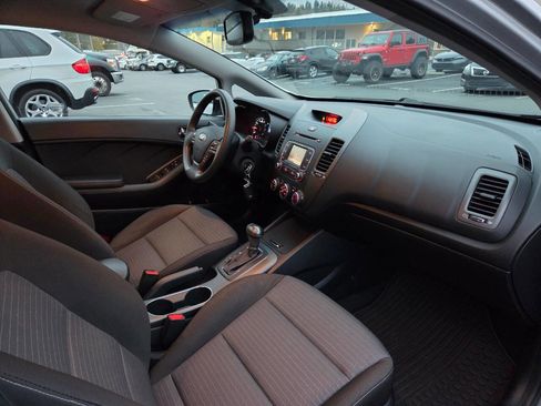 Used 2016 Kia Forte LX w/ LX Popular Plus Package image 16