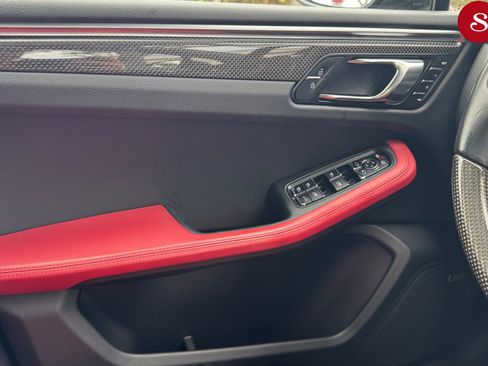 Used 2021 Porsche Macan GTS AWD/4WD image 18