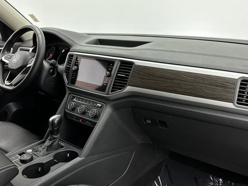 Used 2021 Volkswagen Atlas SE image 35