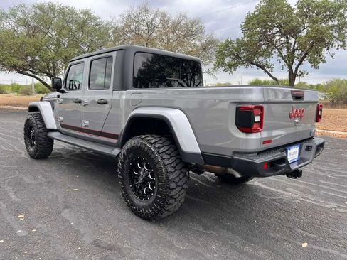Used 2020 Jeep Gladiator Overland image 5