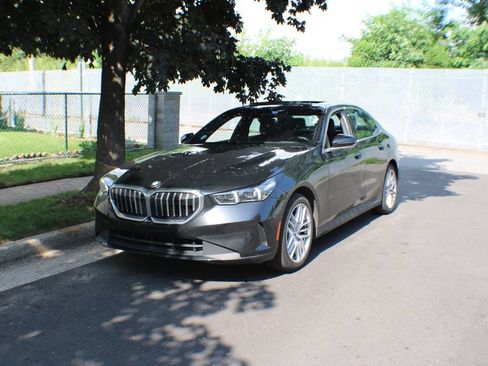 Used 2025 BMW 530i RWD image 2