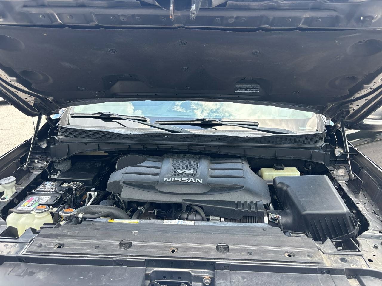 Used 2018 Nissan Titan SV RWD image 30
