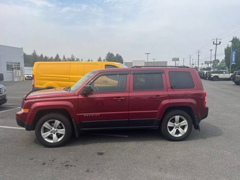 Used 2012 Jeep Patriot Latitude w/ Trailer Tow Prep Group AWD/4WD image 7