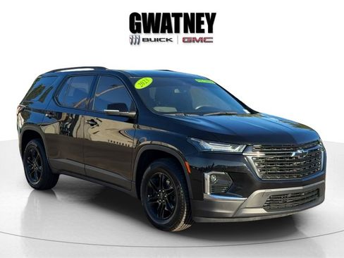 Used 2023 Chevrolet Traverse LT image 1