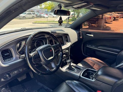 Used 2020 Dodge Charger SXT w/ Leather Interior Group RWD image 13