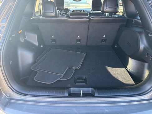 Used 2020 Jeep Cherokee Limited image 22