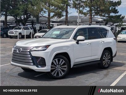 Used 2025 Lexus LX 600 4WD w/ Accessory Package (2T)