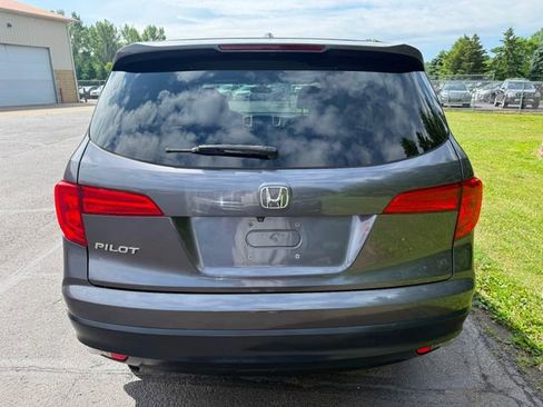 Used 2017 Honda Pilot EX image 2