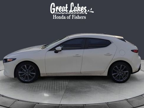 Used 2019 MAZDA MAZDA3 Hatchback FWD image 2