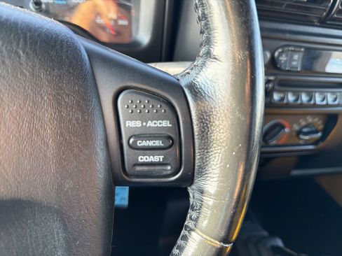 Used 2004 Jeep Wrangler Sport w/ Dual Top Group image 10