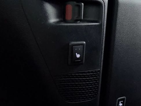 Certified 2025 Chrysler Pacifica Limited FWD image 29