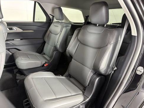 Used 2026 Ford Explorer Active w/ Active Comfort Package RWD image 22