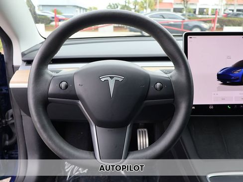Used 2023 Tesla Model 3 Performance image 3