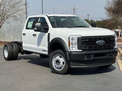 New 2026 Ford F550 4x4 Crew Cab image 2
