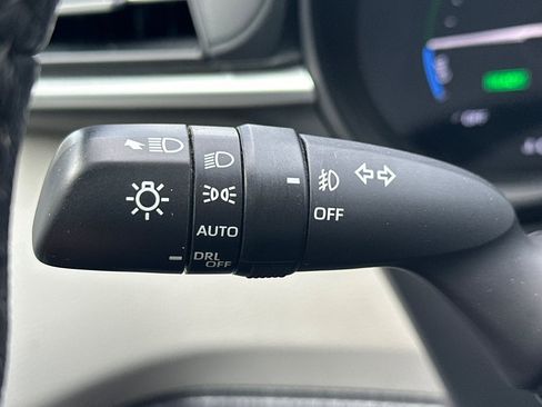 Used 2023 Toyota Sienna XLE image 37