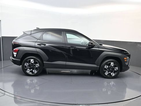 Certified 2024 Hyundai Kona SEL AWD/4WD image 3